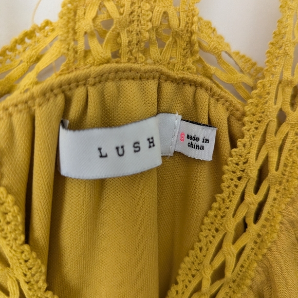 LUSH yellow boho style summer dress, crochet-like straps - Picture 3 of 4